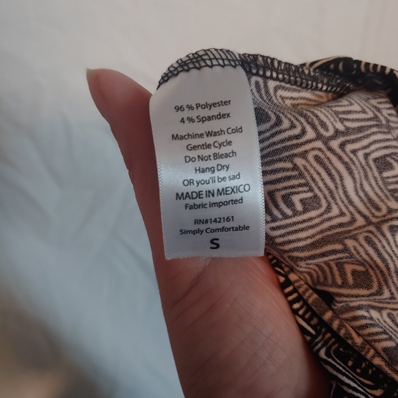 Black and white maxi skirt - Picture 3 of 3